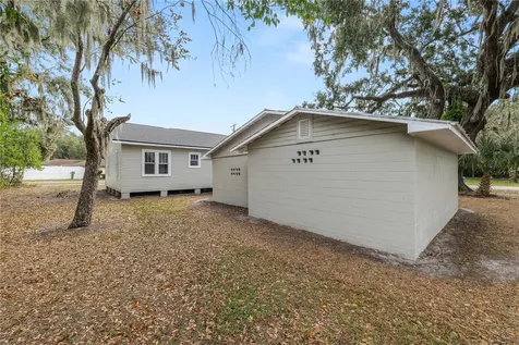 26 S Lanier Avenue Fort Meade FL 33841