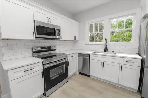 26 S Lanier Avenue Fort Meade FL 33841