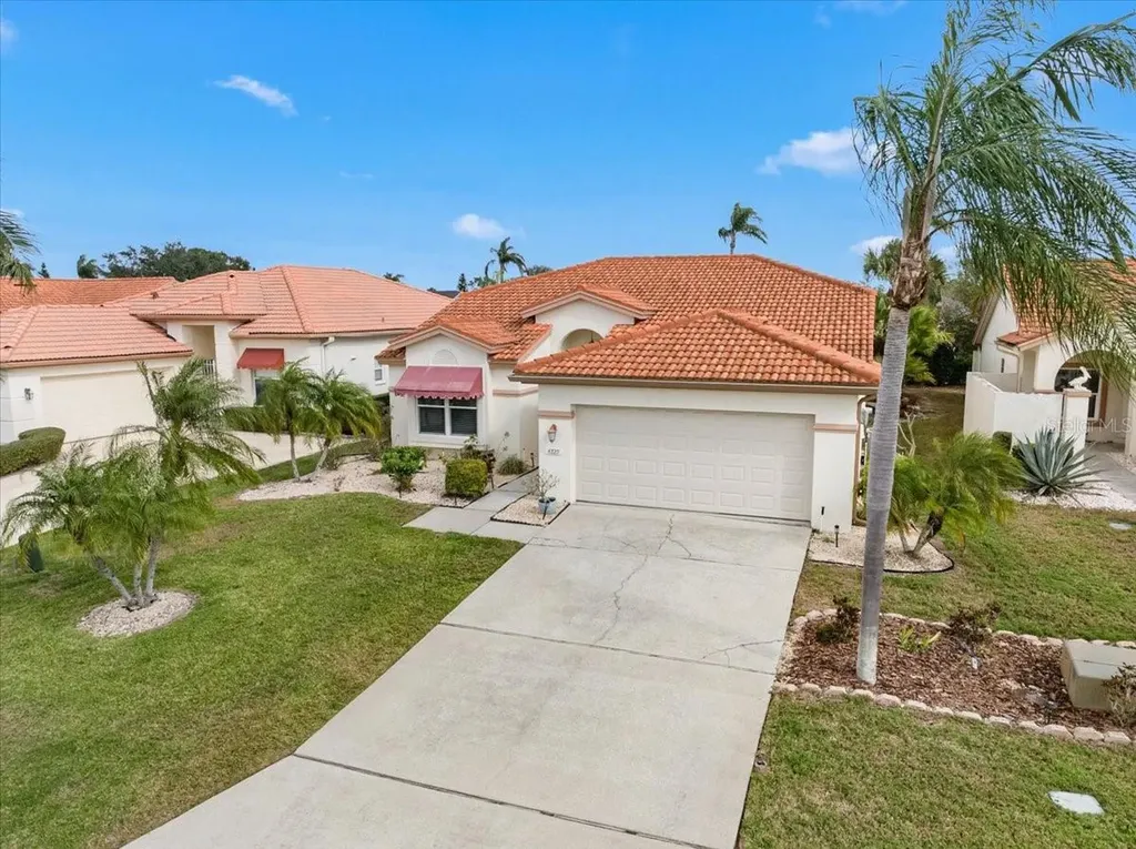 4729 Peridia Boulevard E Bradenton FL 34203