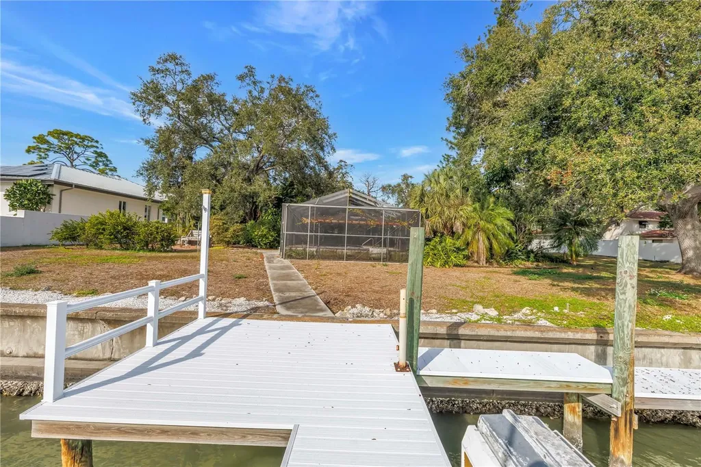 4114 42nd Avenue S St Petersburg FL 33711