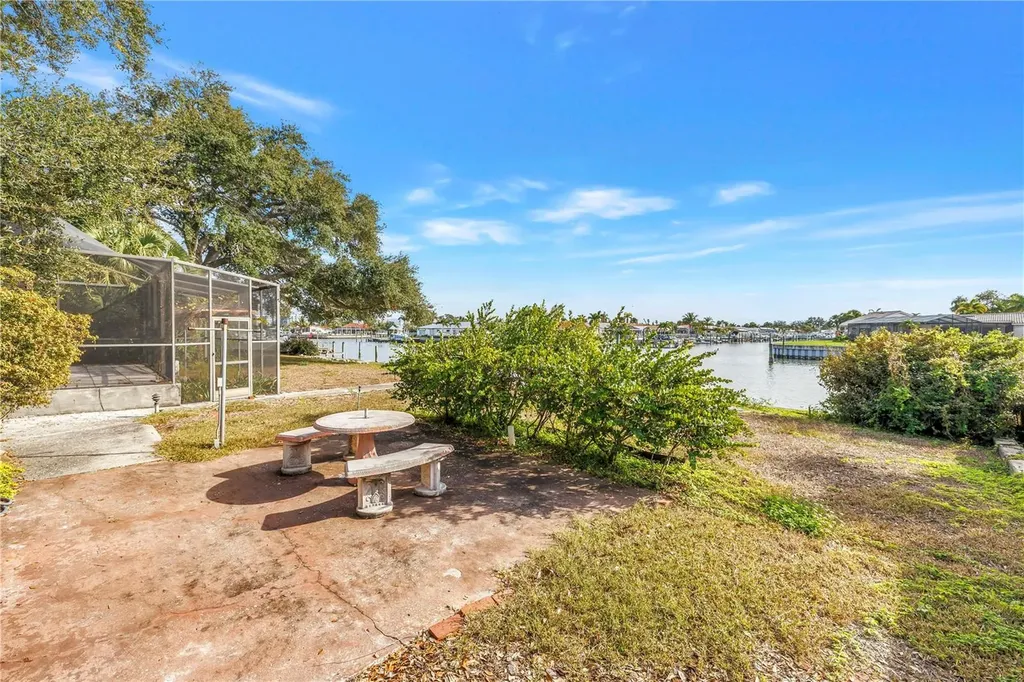 4114 42nd Avenue S St Petersburg FL 33711