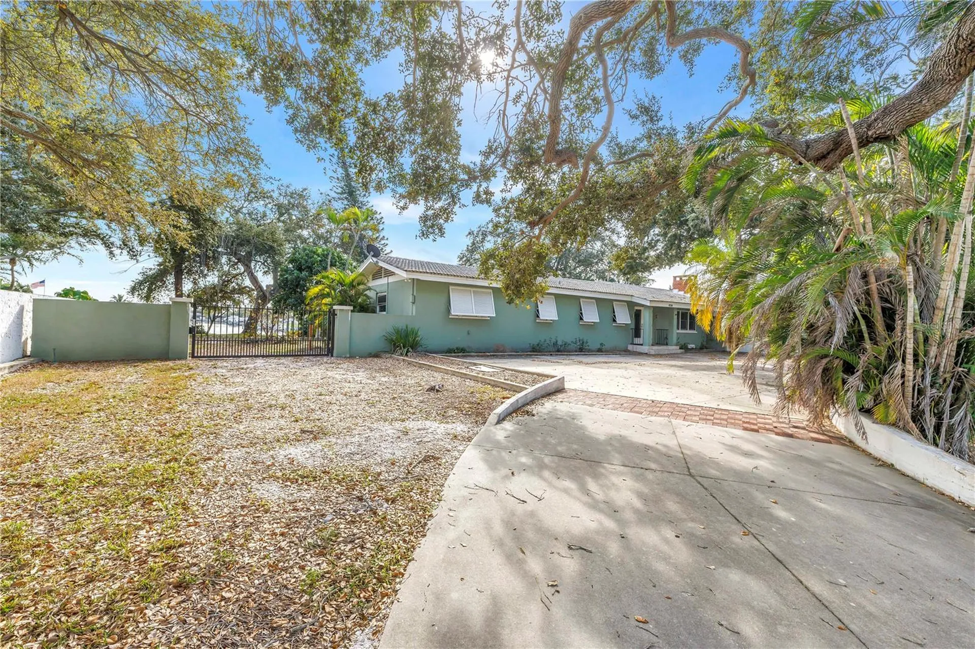 4114 42nd Avenue S St Petersburg FL 33711