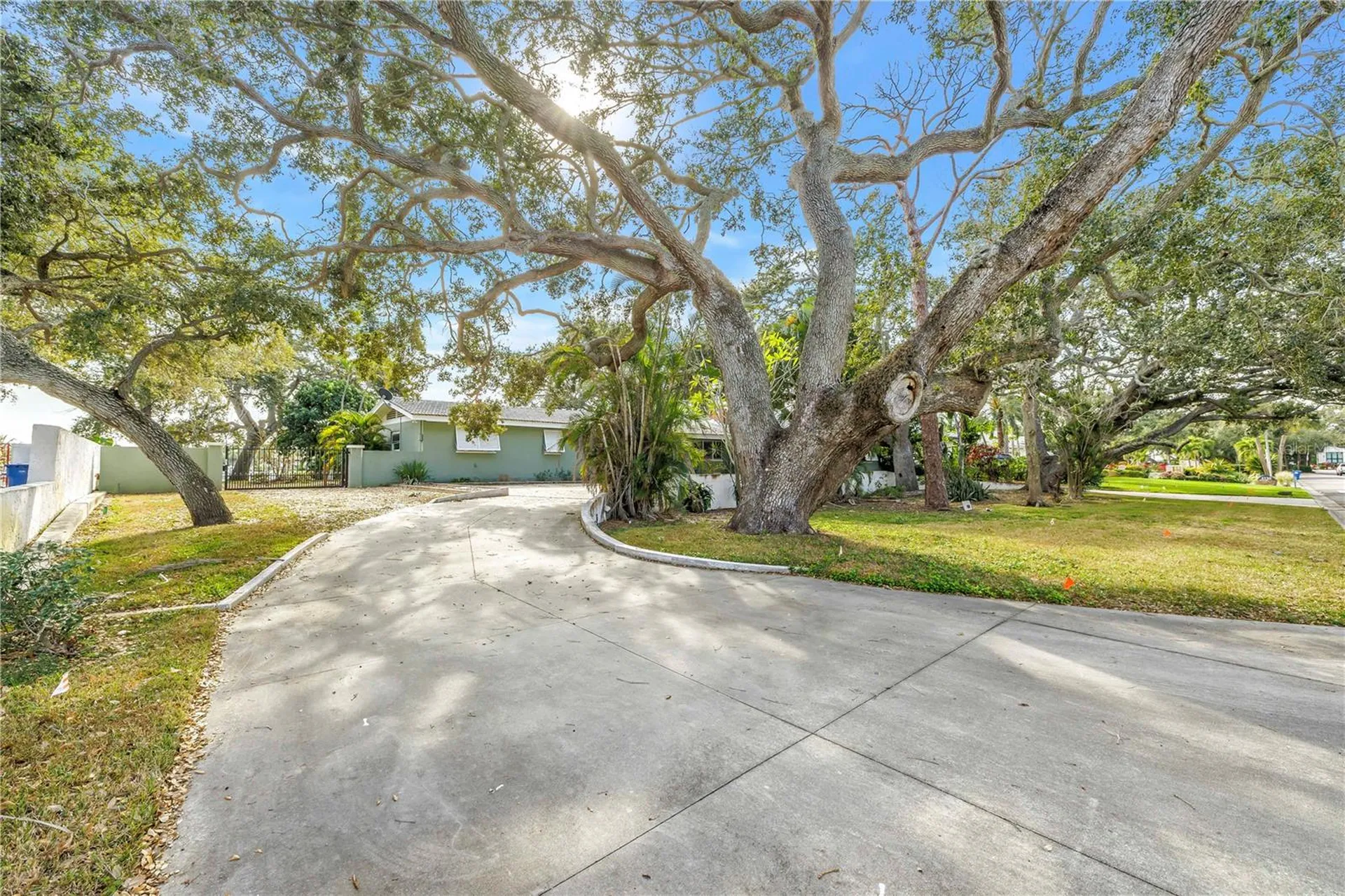 4114 42nd Avenue S St Petersburg FL 33711
