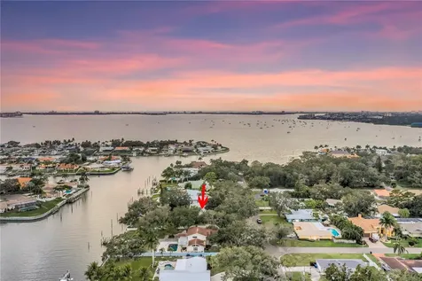 4114 42nd Avenue S St Petersburg FL 33711
