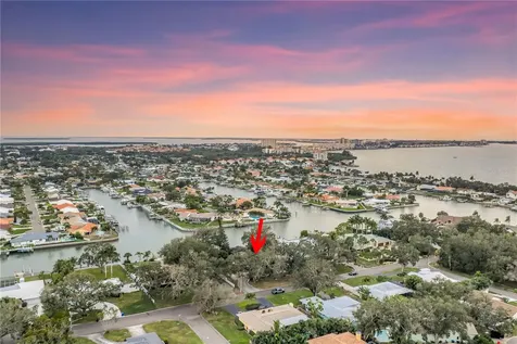 4114 42nd Avenue S St Petersburg FL 33711