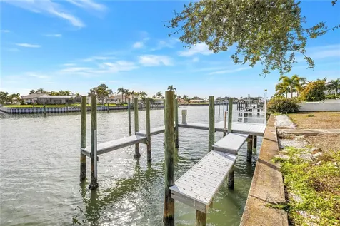 4114 42nd Avenue S St Petersburg FL 33711