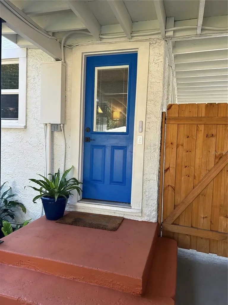 105 W Golf Links Avenue Eustis FL 32726