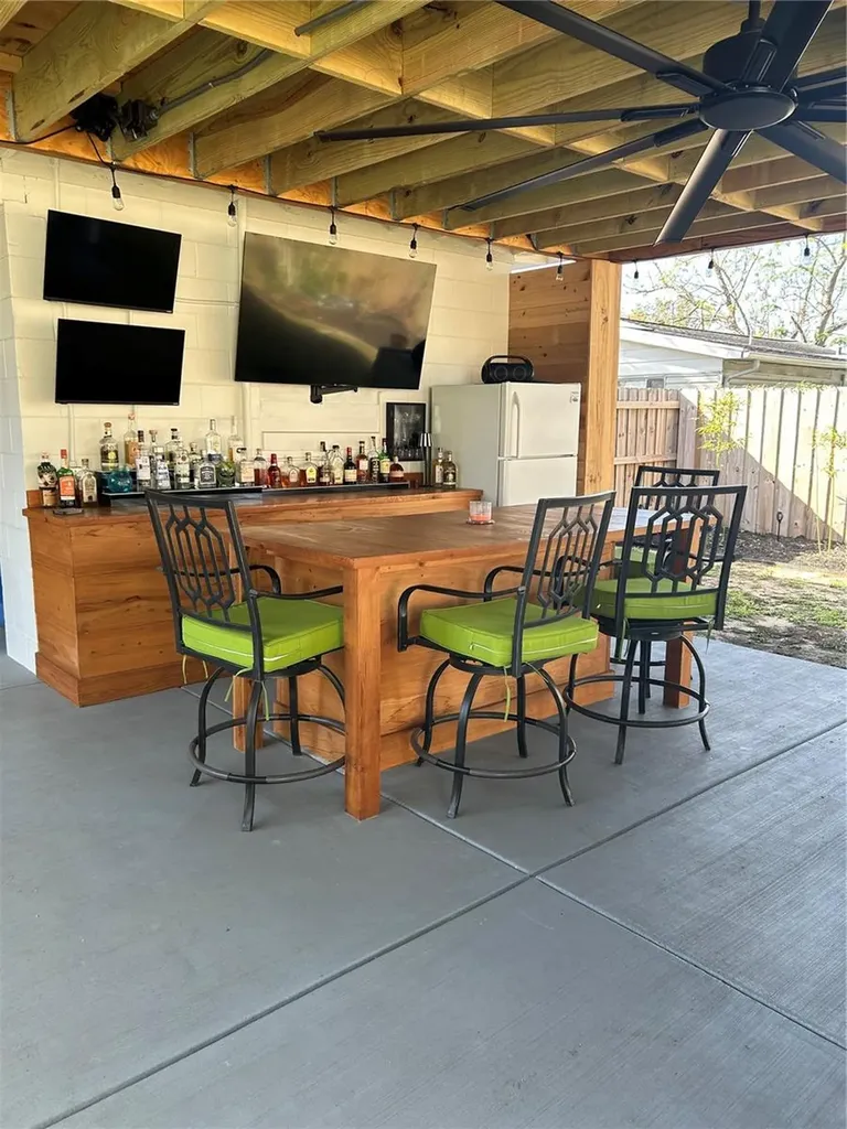 105 W Golf Links Avenue Eustis FL 32726