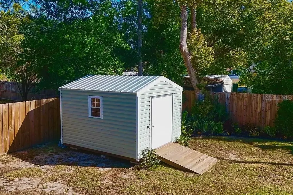 105 W Golf Links Avenue Eustis FL 32726