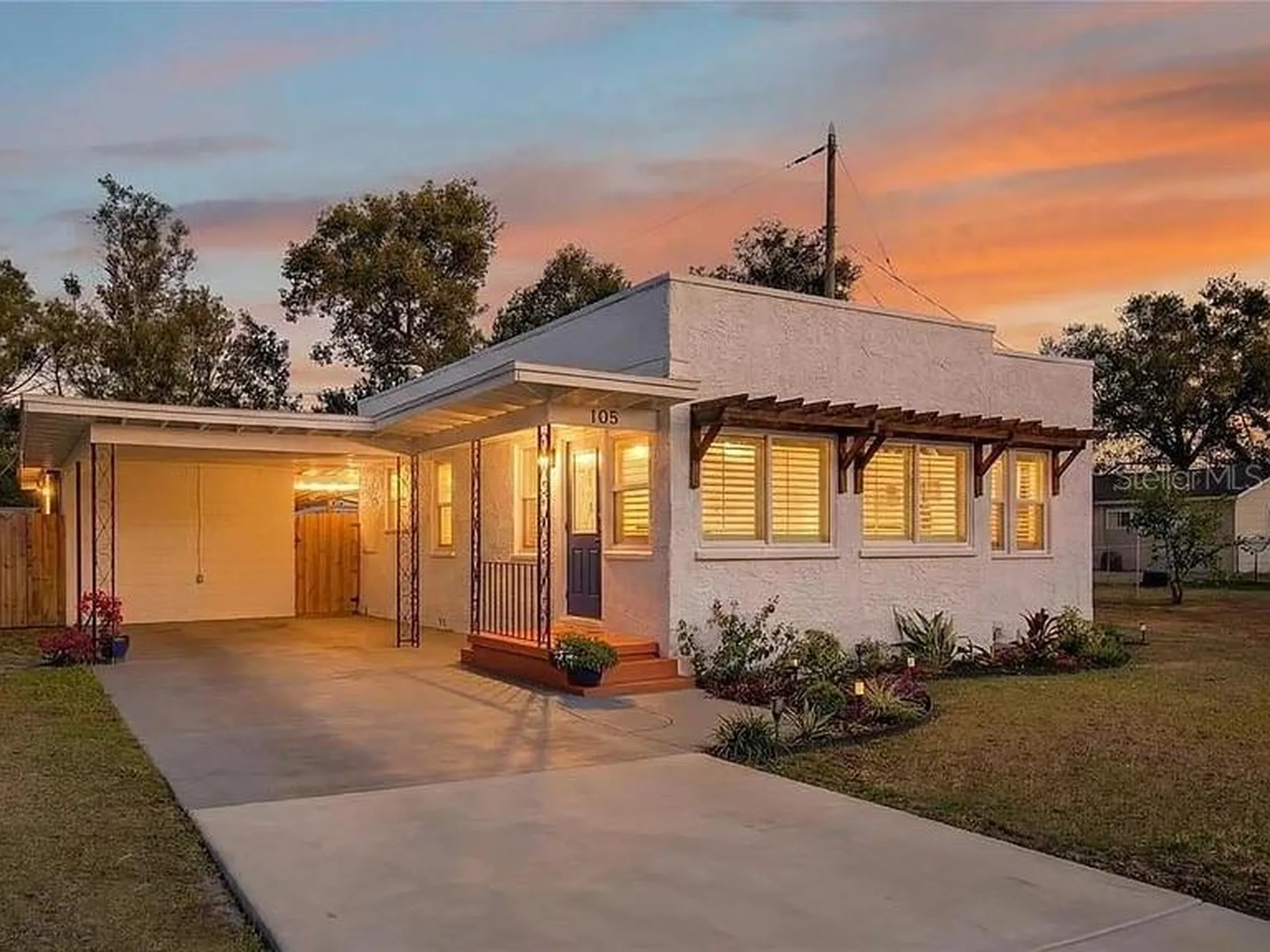 105 W Golf Links Avenue Eustis FL 32726
