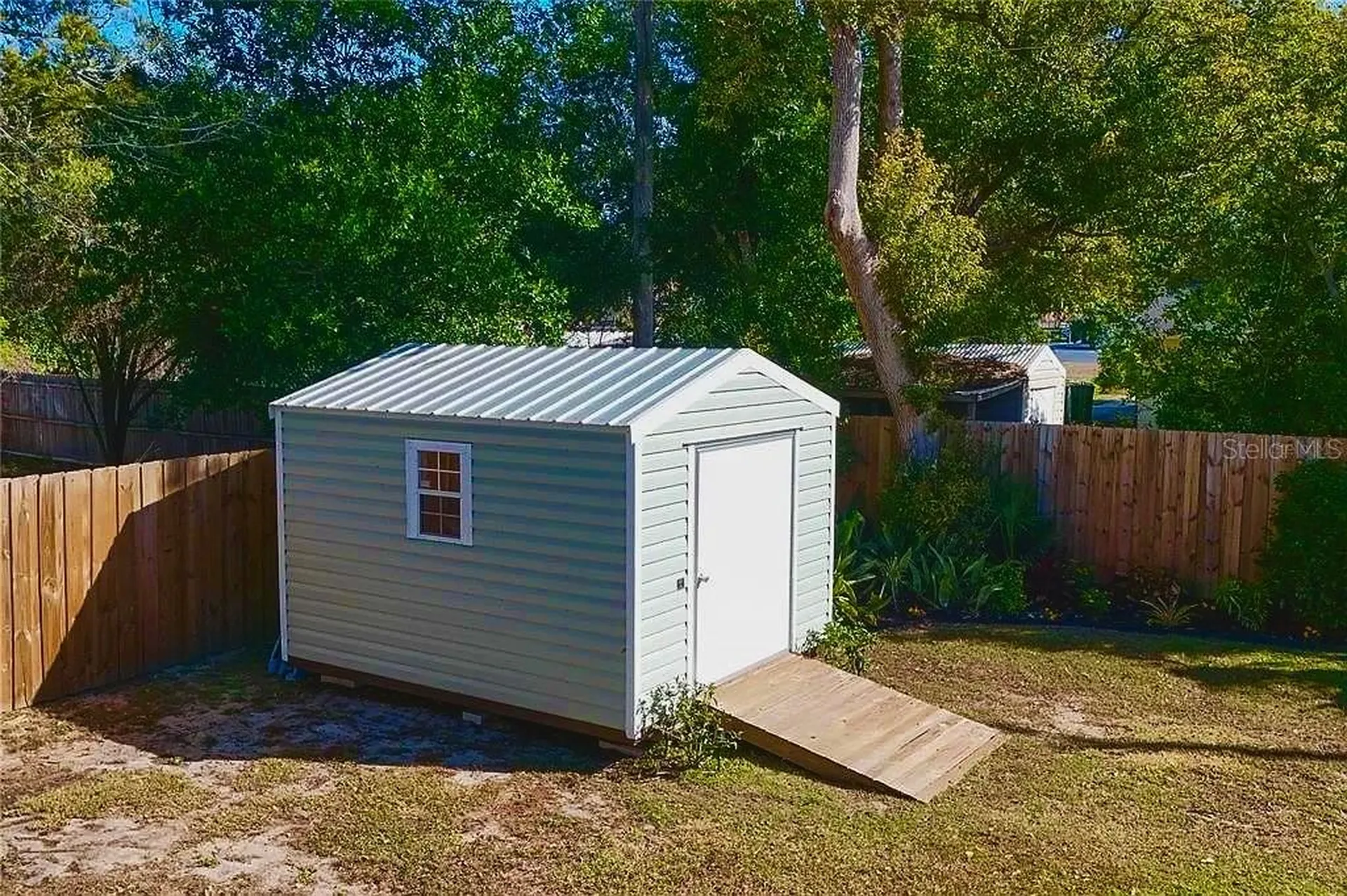 105 W Golf Links Avenue Eustis FL 32726