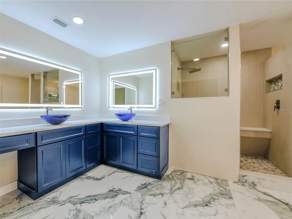 6400 Mockingbird Way S St Petersburg FL 33707