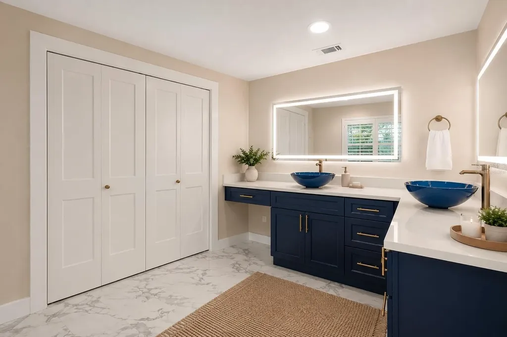 6400 Mockingbird Way S St Petersburg FL 33707