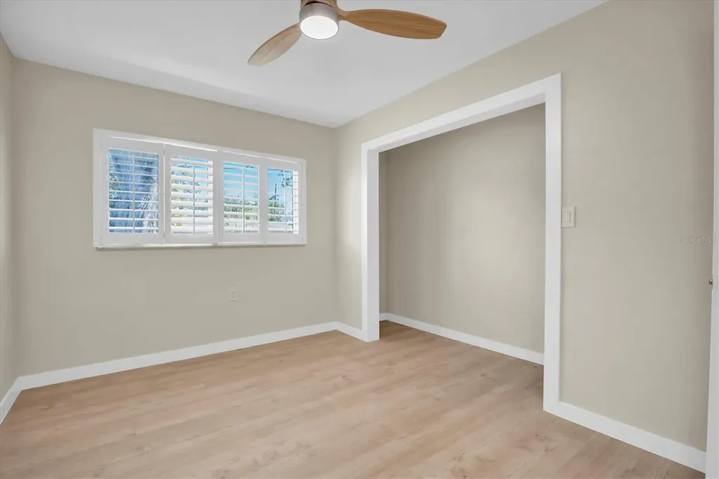 6400 Mockingbird Way S St Petersburg FL 33707
