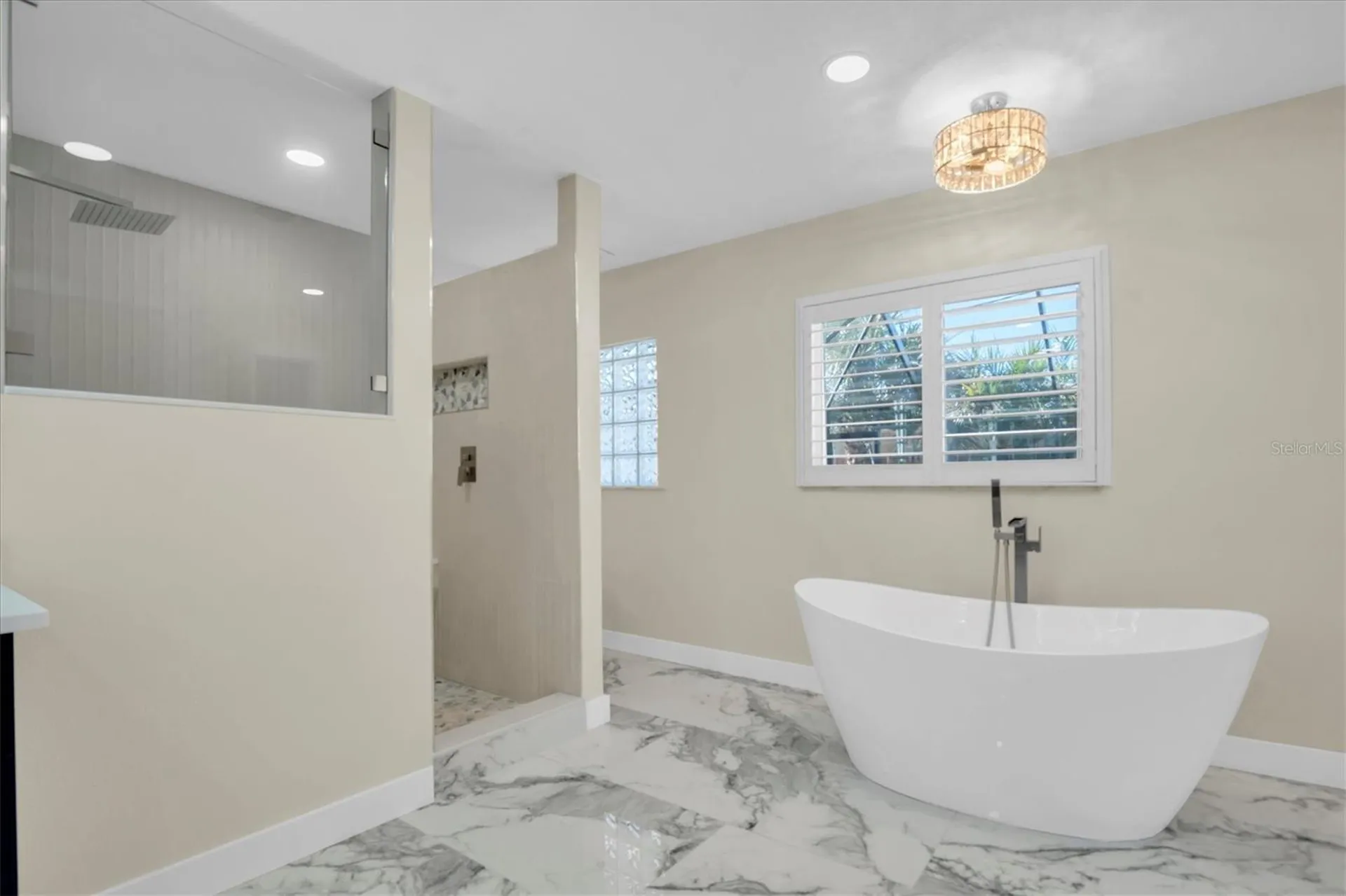 6400 Mockingbird Way S St Petersburg FL 33707
