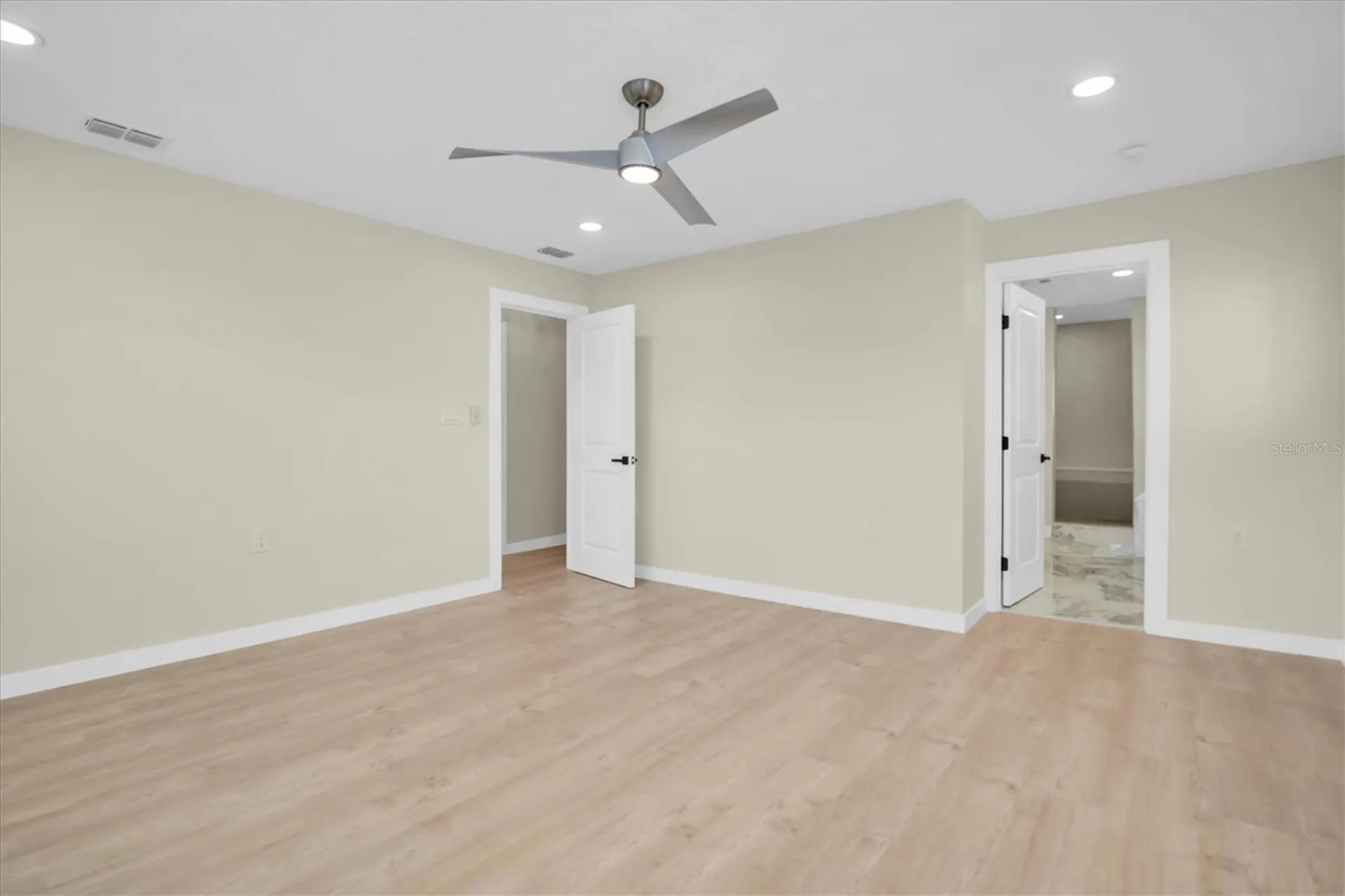 6400 Mockingbird Way S St Petersburg FL 33707