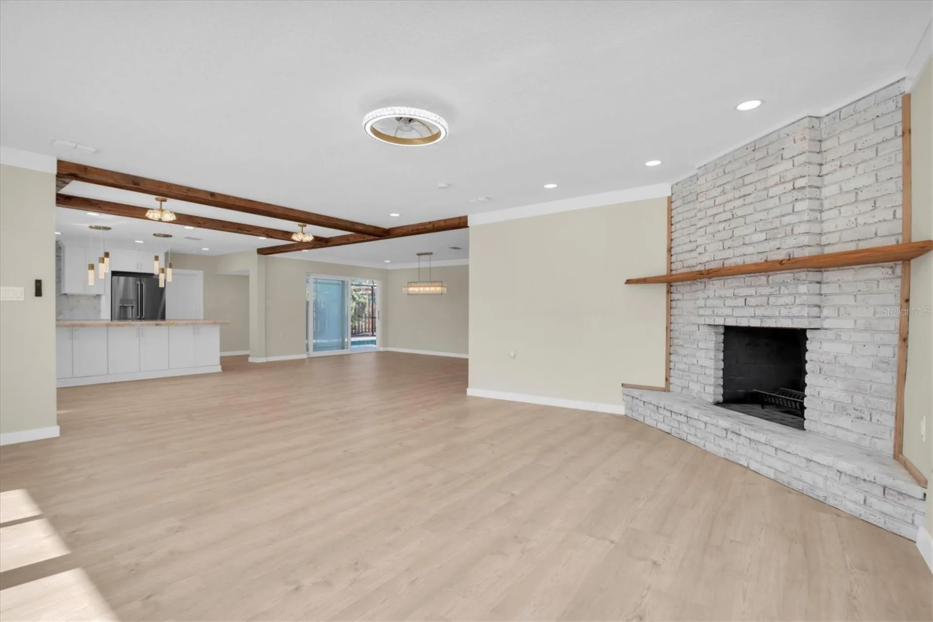 6400 Mockingbird Way S St Petersburg FL 33707