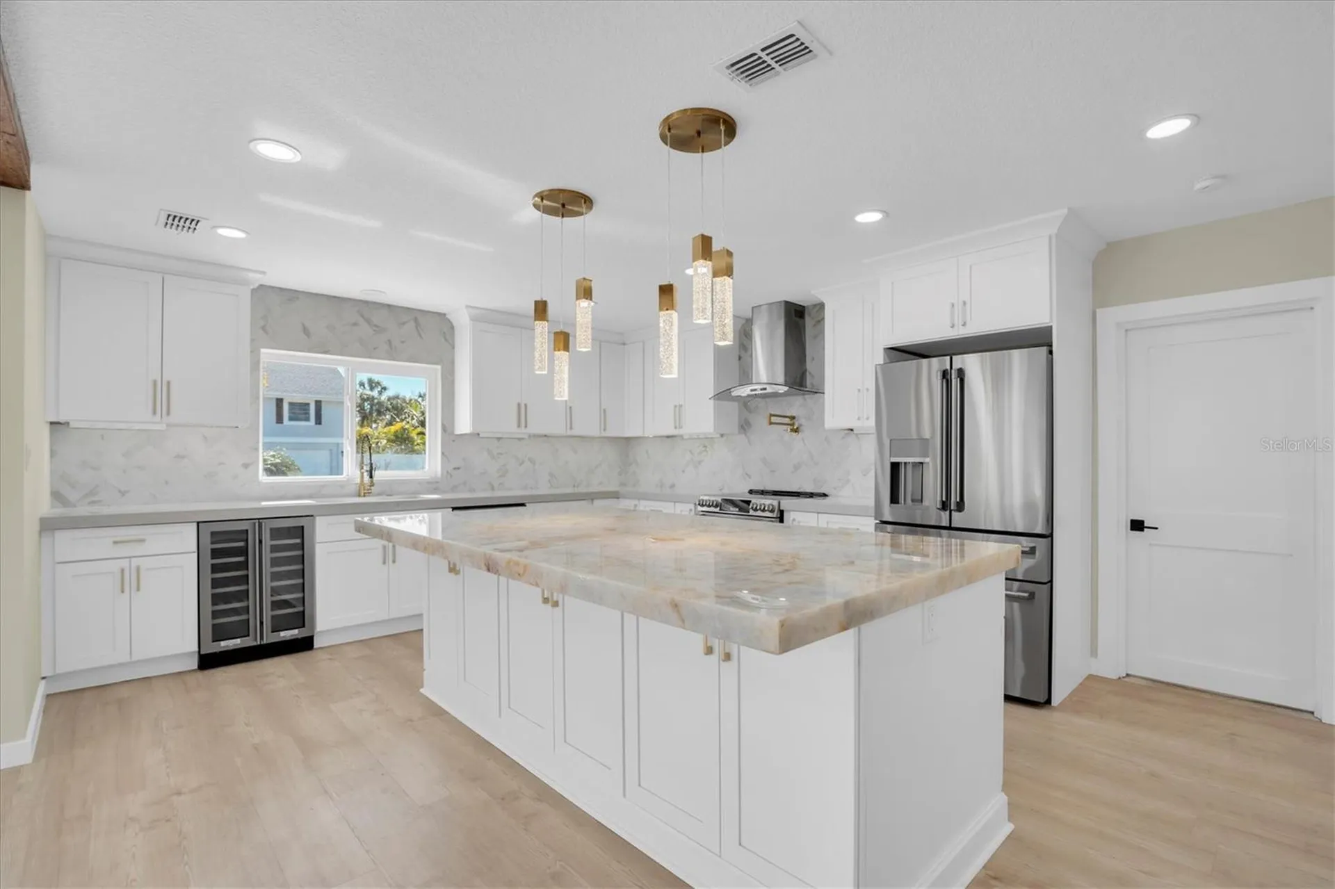 6400 Mockingbird Way S St Petersburg FL 33707