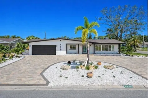 6400 Mockingbird Way S St Petersburg FL 33707