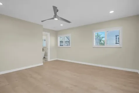 6400 Mockingbird Way S St Petersburg FL 33707