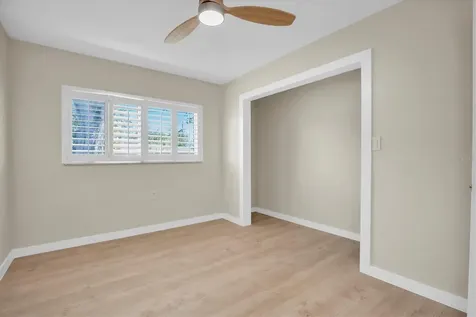 6400 Mockingbird Way S St Petersburg FL 33707