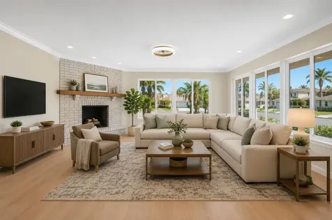 6400 Mockingbird Way S St Petersburg FL 33707
