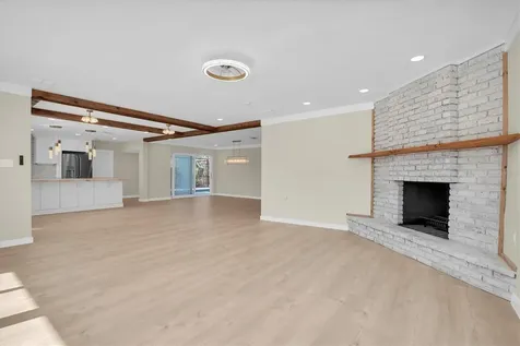 6400 Mockingbird Way S St Petersburg FL 33707