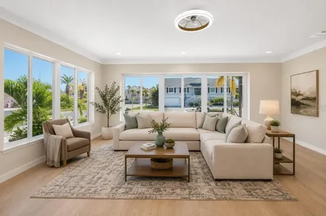 6400 Mockingbird Way S St Petersburg FL 33707