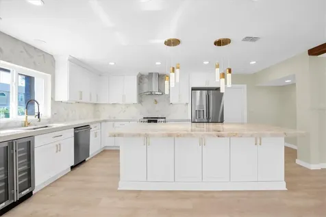 6400 Mockingbird Way S St Petersburg FL 33707