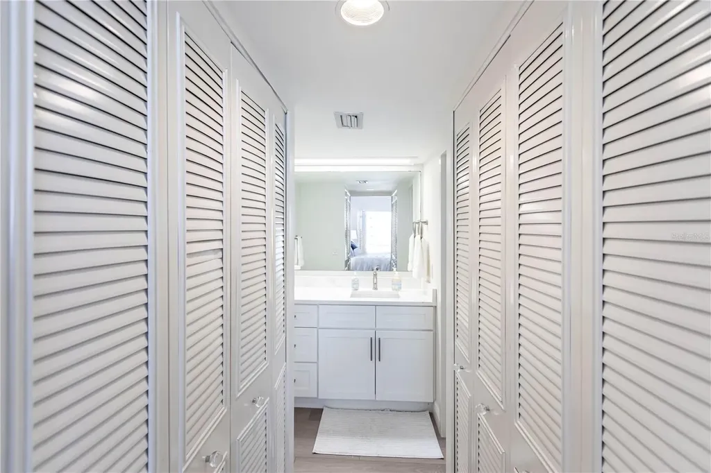 1055 W Peppertree Drive Sarasota FL 34242