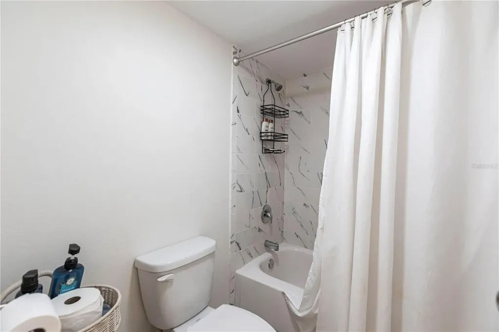 1055 W Peppertree Drive Sarasota FL 34242