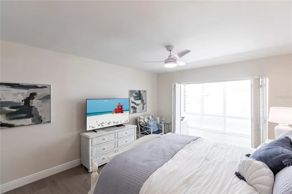 1055 W Peppertree Drive Sarasota FL 34242
