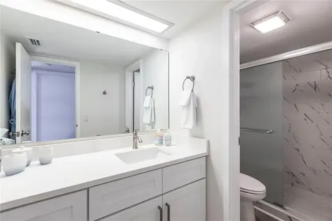 1055 W Peppertree Drive Sarasota FL 34242