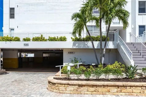 1055 W Peppertree Drive Sarasota FL 34242