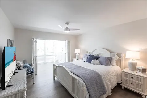 1055 W Peppertree Drive Sarasota FL 34242