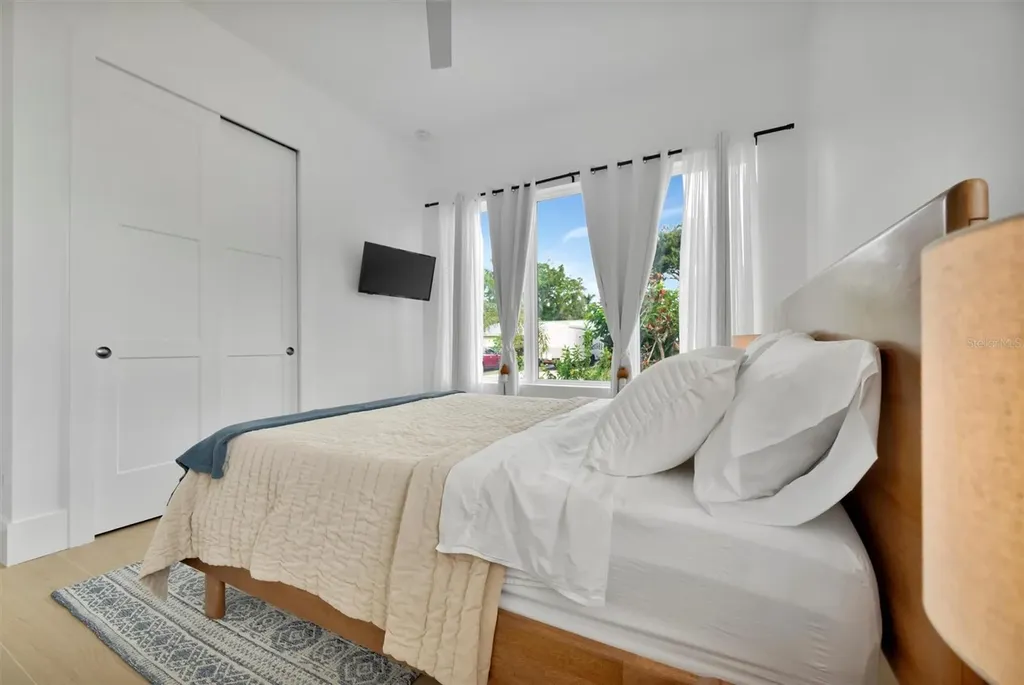 916 Highland Street Sarasota FL 34234