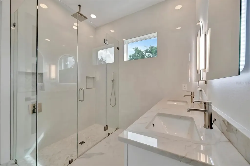 916 Highland Street Sarasota FL 34234