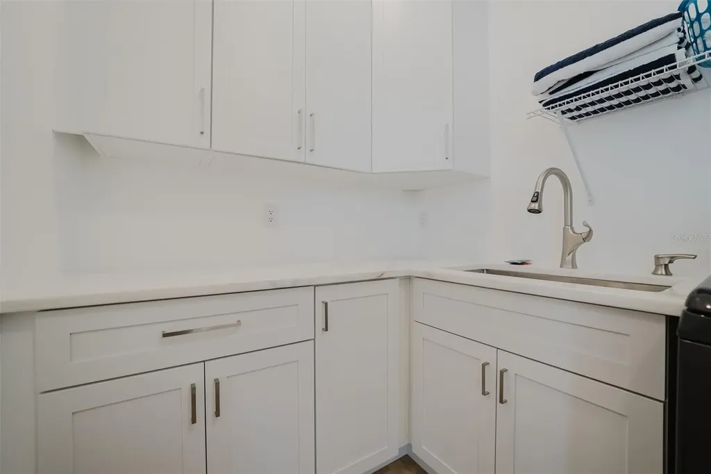 916 Highland Street Sarasota FL 34234
