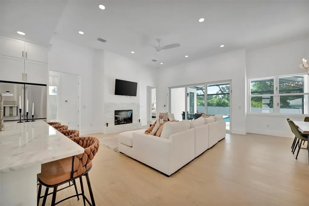916 Highland Street Sarasota FL 34234