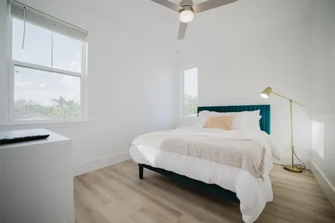 916 Highland Street Sarasota FL 34234