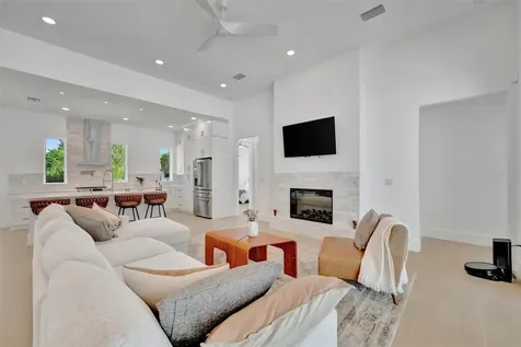 916 Highland Street Sarasota FL 34234