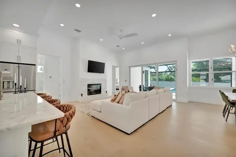 916 Highland Street Sarasota FL 34234