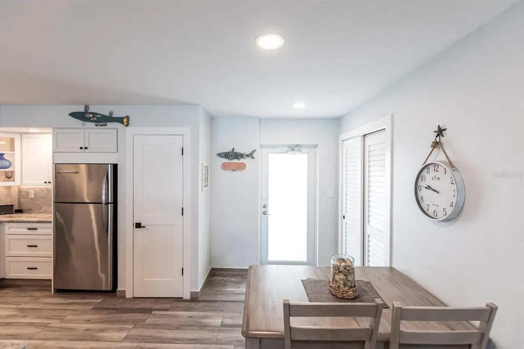 6154 Midnight Pass Road Sarasota FL 34242