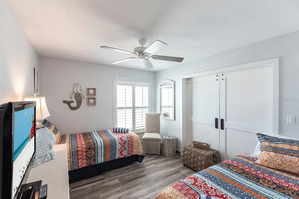 6154 Midnight Pass Road Sarasota FL 34242