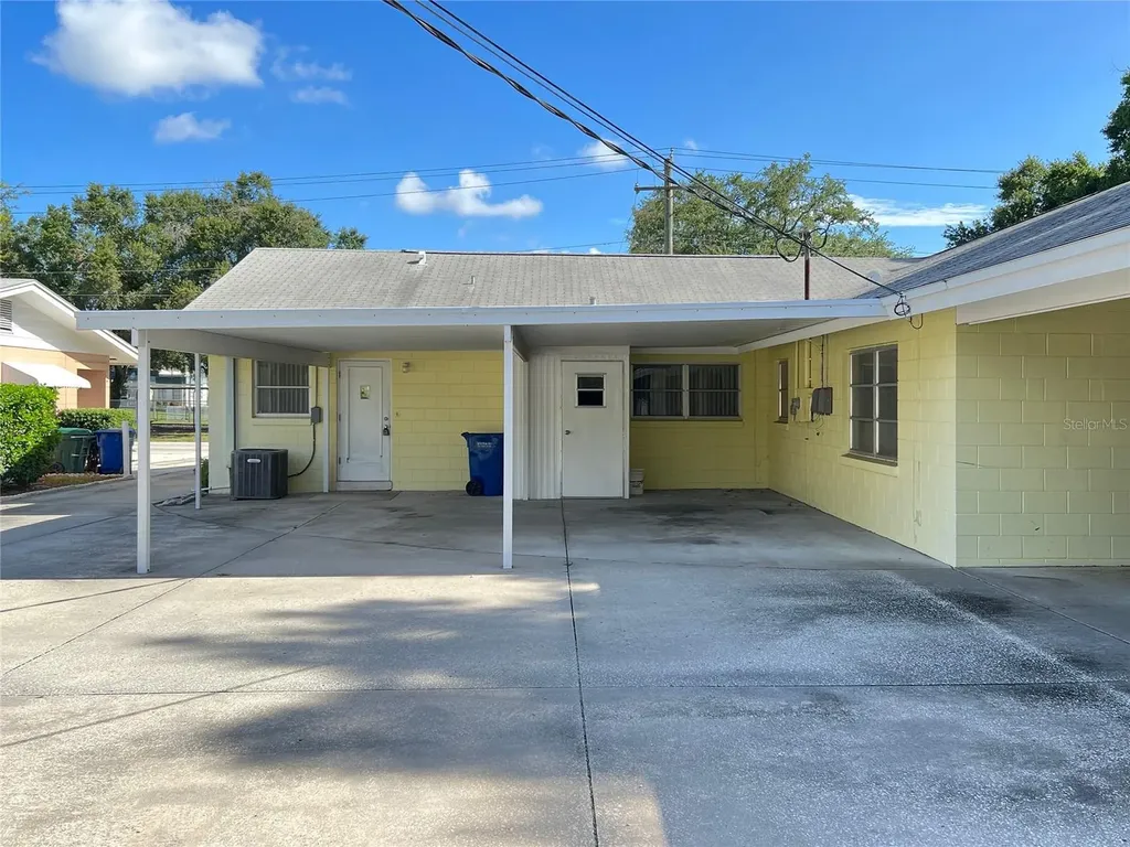 696 Avenue C SE Winter Haven FL 33880