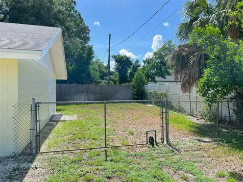 696 Avenue C SE Winter Haven FL 33880