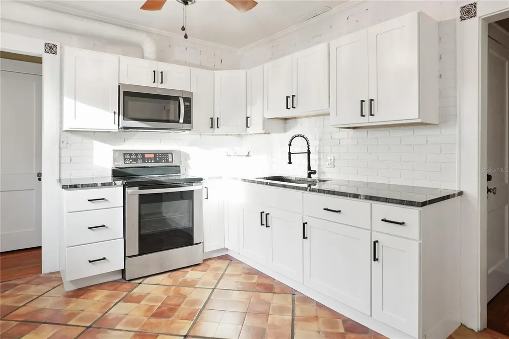 1013 Magnolia Drive Clearwater FL 33756