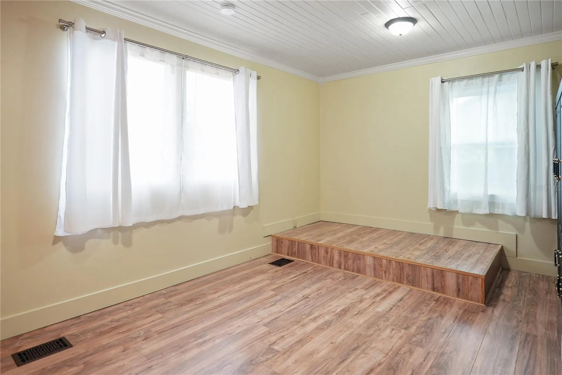 1013 Magnolia Drive Clearwater FL 33756