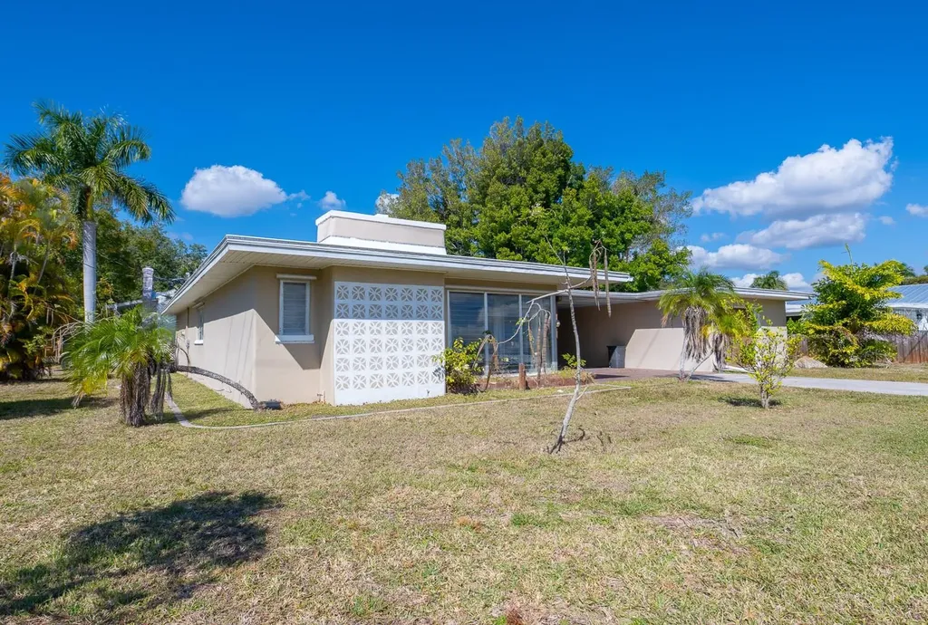 410 W Charlotte Avenue Punta Gorda FL 33950
