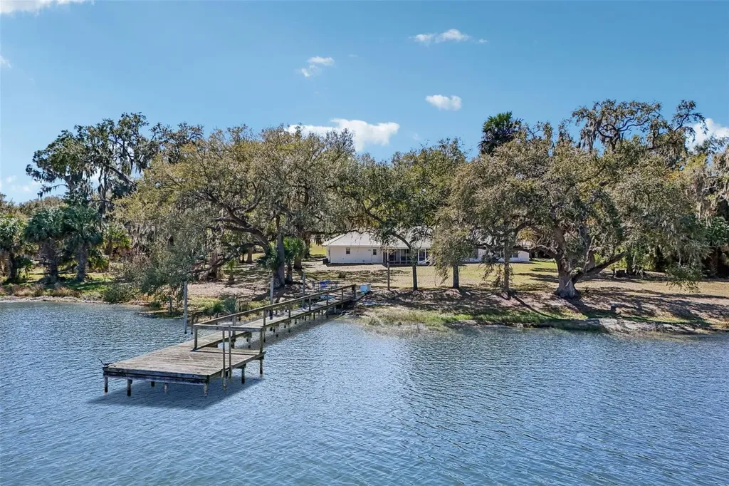 37048 County Road 452 Grand Island FL 32735
